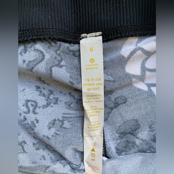 Lululemon Floral Print Activewear Knee Length Shorts - Picture 5 of 6